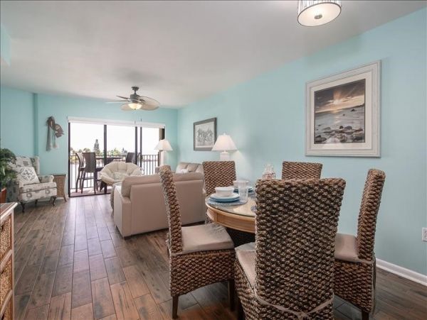 Quiet Luxury Complex at the Southern end of Sunset Beach