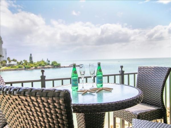 Quiet Luxury Complex at the Southern end of Sunset Beach