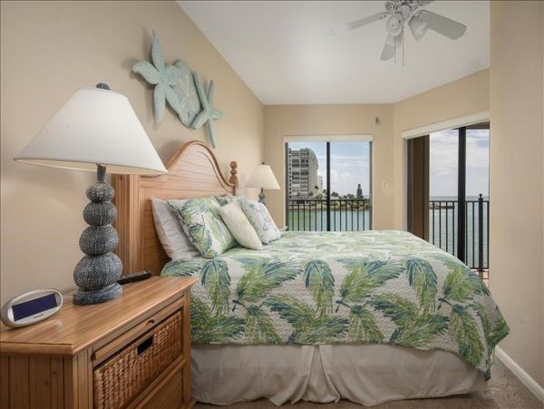 Quiet Luxury Complex at the Southern end of Sunset Beach