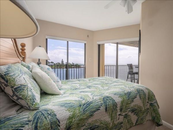 Quiet Luxury Complex at the Southern end of Sunset Beach