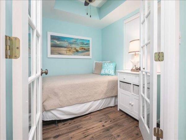 Quiet Luxury Complex at the Southern end of Sunset Beach