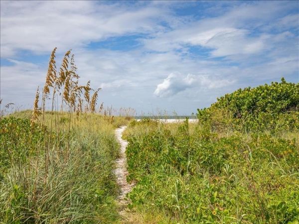 Quiet Luxury Complex at the Southern end of Sunset Beach