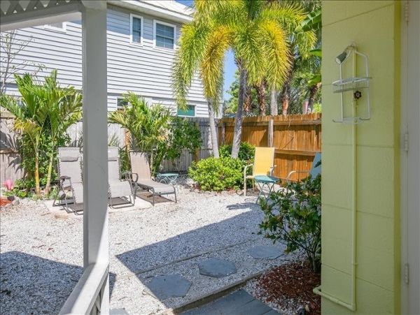 Sunset Beach 2 Bedroom Cottage 2 Blocks to the Beach