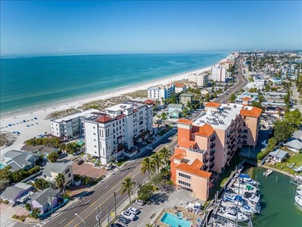 Madeira Beach Steps to the Gulf Elegant Two Bedroom Vacation Condo