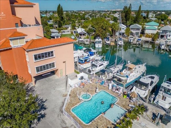 Madeira Beach Steps to the Gulf Elegant Two Bedroom Vacation Condo