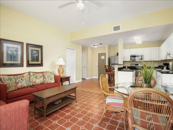 Madeira Beach Steps to the Gulf Elegant Two Bedroom Vacation Condo