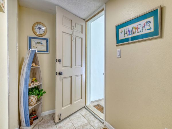 Belleair Beach Lovely Residence Sleeps 6