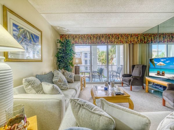 Belleair Beach Lovely Residence Sleeps 6