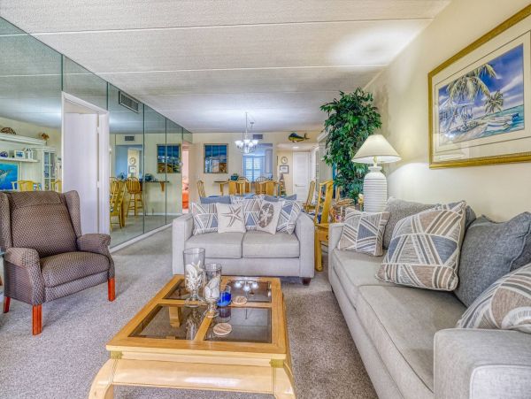 Belleair Beach Lovely Residence Sleeps 6