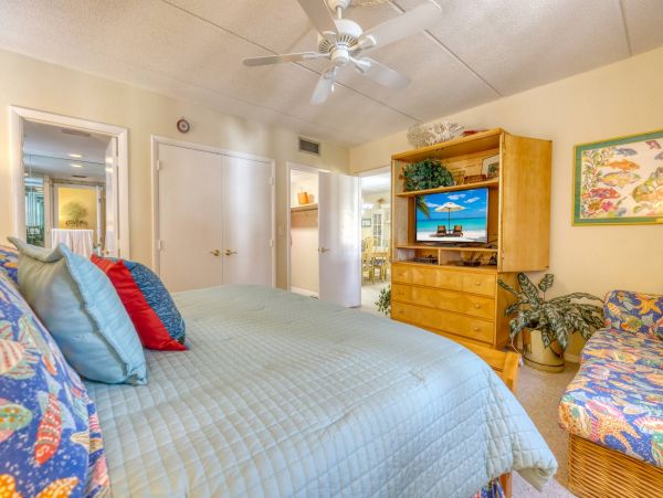 Belleair Beach Lovely Residence Sleeps 6