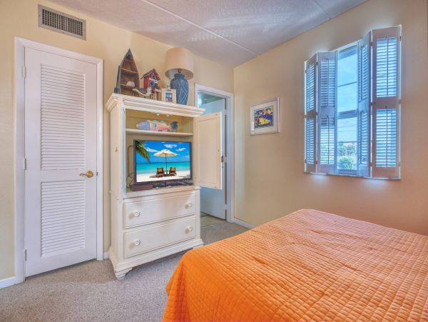 Belleair Beach Lovely Residence Sleeps 6