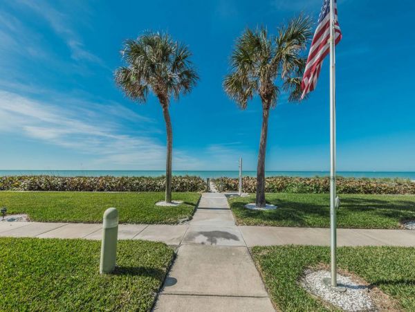 Belleair Beach Lovely Residence Sleeps 6