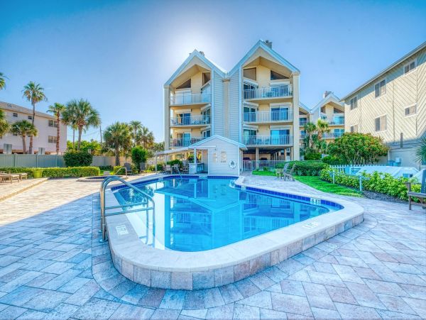 Luxury Two Bedroom Beach Condo At Indian Rocks Beach
