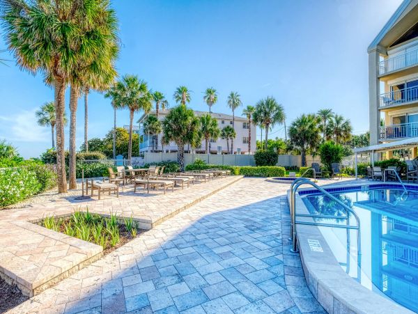 Luxury Two Bedroom Beach Condo At Indian Rocks Beach