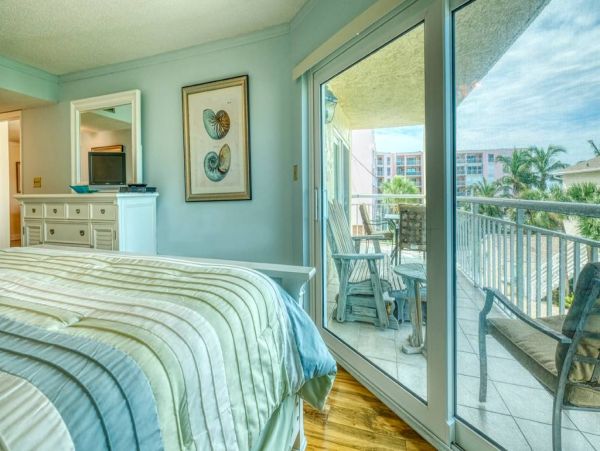 Luxury Two Bedroom Beach Condo At Indian Rocks Beach