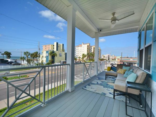 Three Bedroom Madeira Beach Vacation Home Steps to Beach