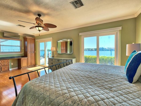 Waterfront Pool Vacation Home in Indian Rocks Beach Sleeps 10
