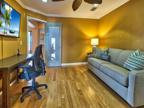 Waterfront Pool Vacation Home in Indian Rocks Beach Sleeps 10