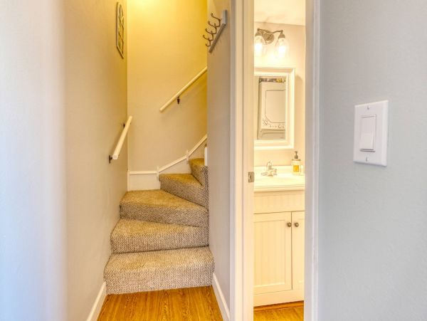 Waterfront Townhome Cottage Styled For Four Guests