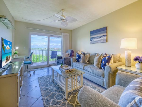 Indian Shores 2 Bedroom Vacation Condo with Bay Views