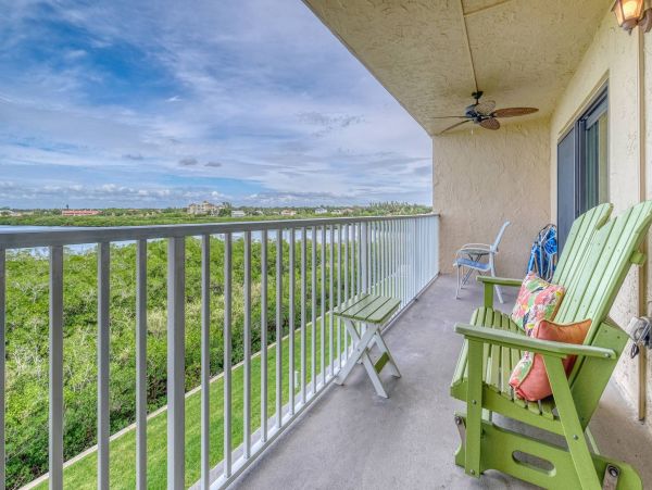 Indian Shores 2 Bedroom Vacation Condo with Bay Views