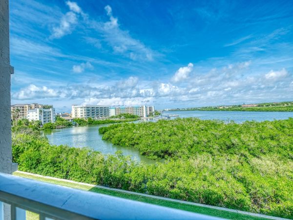 Indian Shores 2 Bedroom Vacation Condo with Bay Views