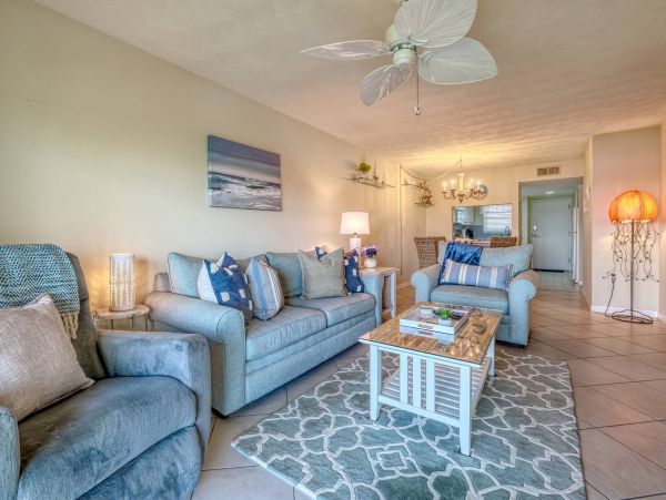 Indian Shores 2 Bedroom Vacation Condo with Bay Views