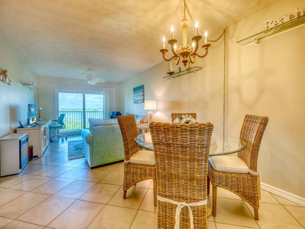 Indian Shores 2 Bedroom Vacation Condo with Bay Views