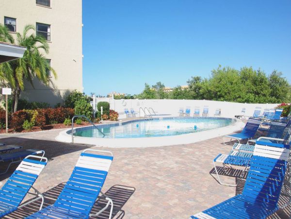 Indian Shores 2 Bedroom Vacation Condo with Bay Views