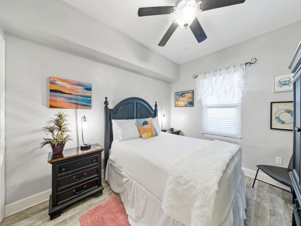 Panama City Beach 3 Bedroom/2 Bath Vacation Home Sleeps 11 Guests