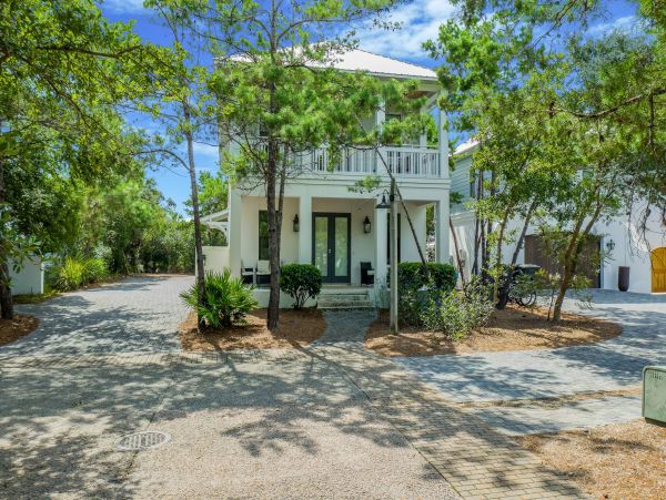 Luxury 4 Bedroom Vacation Home in Rosemary Beach Close to Beach