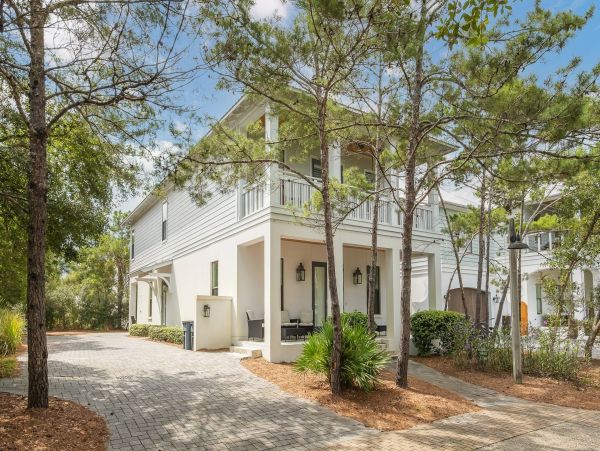 Luxury 4 Bedroom Vacation Home in Rosemary Beach Close to Beach