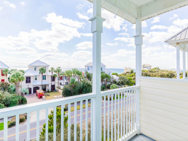 4 bedroom-4 Bathroom House across the street from the beach with community pool