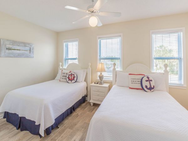 4 bedroom-4 Bathroom House across the street from the beach with community pool