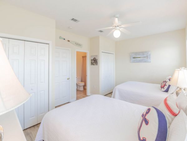 4 bedroom-4 Bathroom House across the street from the beach with community pool