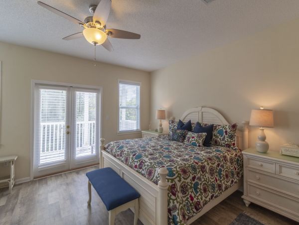 4 bedroom-4 Bathroom House across the street from the beach with community pool