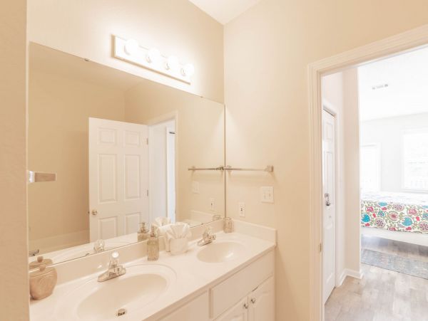 4 bedroom-4 Bathroom House across the street from the beach with community pool