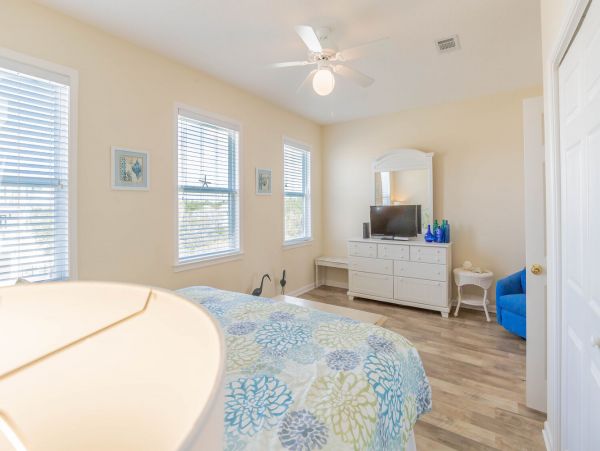 4 bedroom-4 Bathroom House across the street from the beach with community pool
