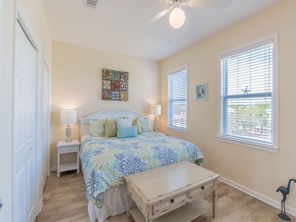 4 bedroom-4 Bathroom House across the street from the beach with community pool