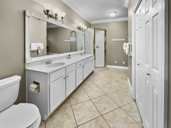 Panama City Beach Lovely Three Bedroom Stroll to Beach Home