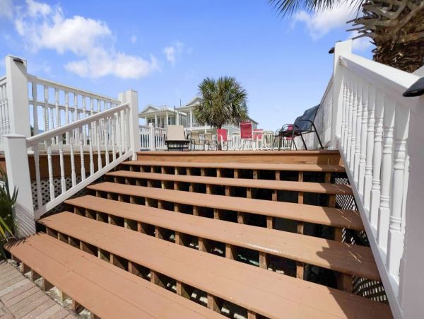 Panama City Beach Lovely Three Bedroom Stroll to Beach Home