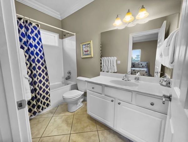 Panama City Beach Lovely Three Bedroom Stroll to Beach Home