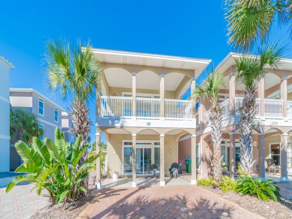 Panama City Beach Lovely Three Bedroom Stroll to Beach Home