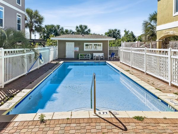 Panama City Beach Lovely Three Bedroom Stroll to Beach Home