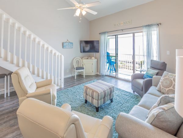 A Lovely One Bedroom Plus Loft Sleeps 7 Guests