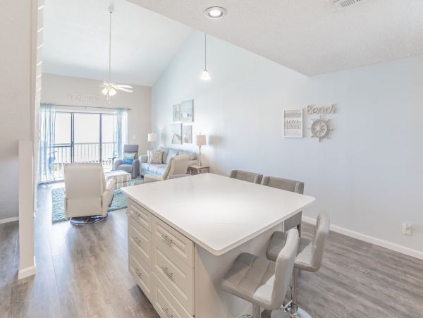 A Lovely One Bedroom Plus Loft Sleeps 7 Guests