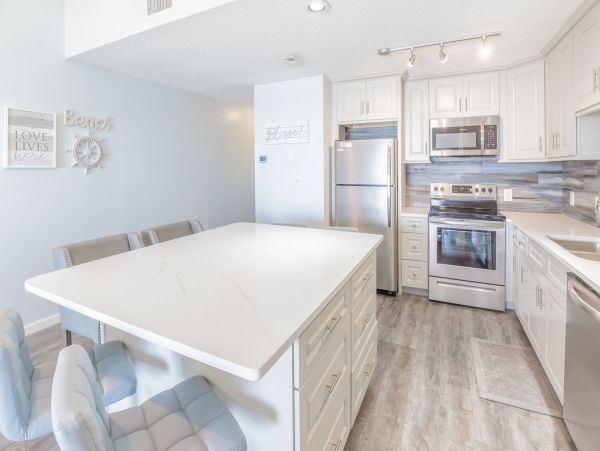 A Lovely One Bedroom Plus Loft Sleeps 7 Guests
