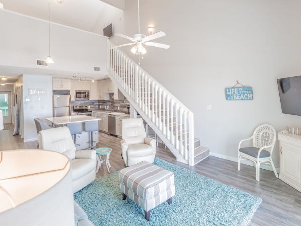 A Lovely One Bedroom Plus Loft Sleeps 7 Guests