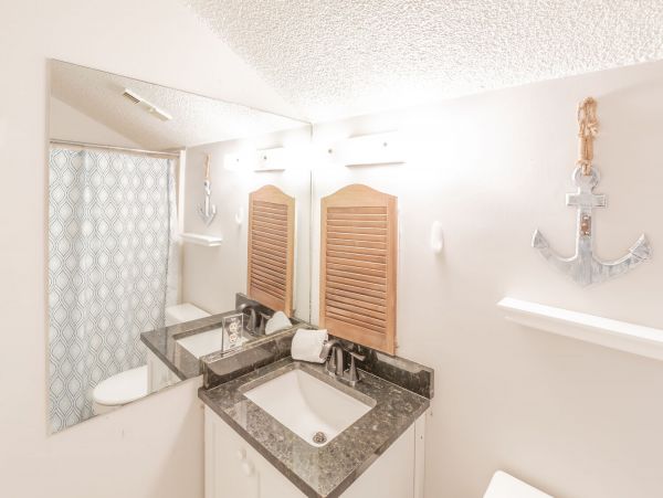 A Lovely One Bedroom Plus Loft Sleeps 7 Guests
