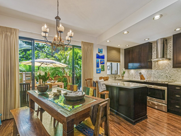 Three Bedroom Luxury Steps to Beach Vacation Home